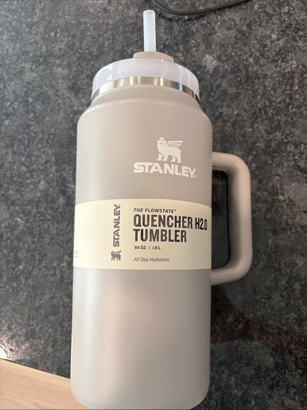 Stanley Beige Quencher H2O Tumbler with Handle and Straw